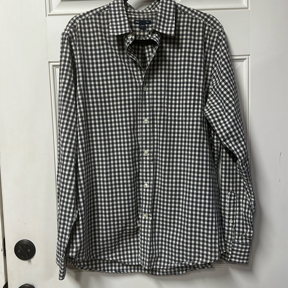 Men’s large Gap classic Oxford shirt .
